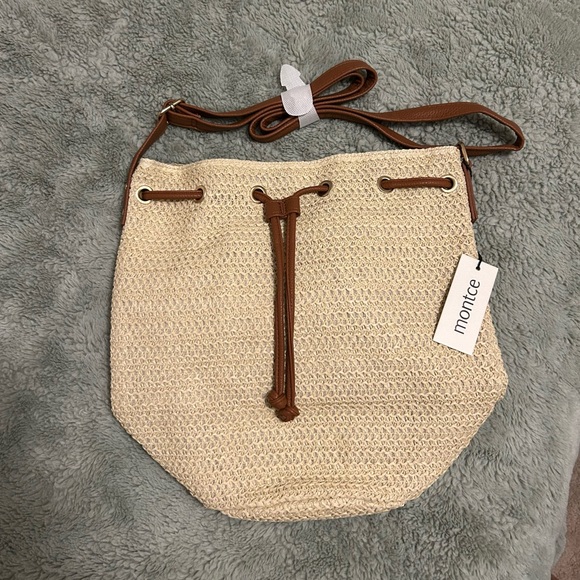 Brand new cute bucket bag with drawstring closure and inside snap - Picture 4 of 5